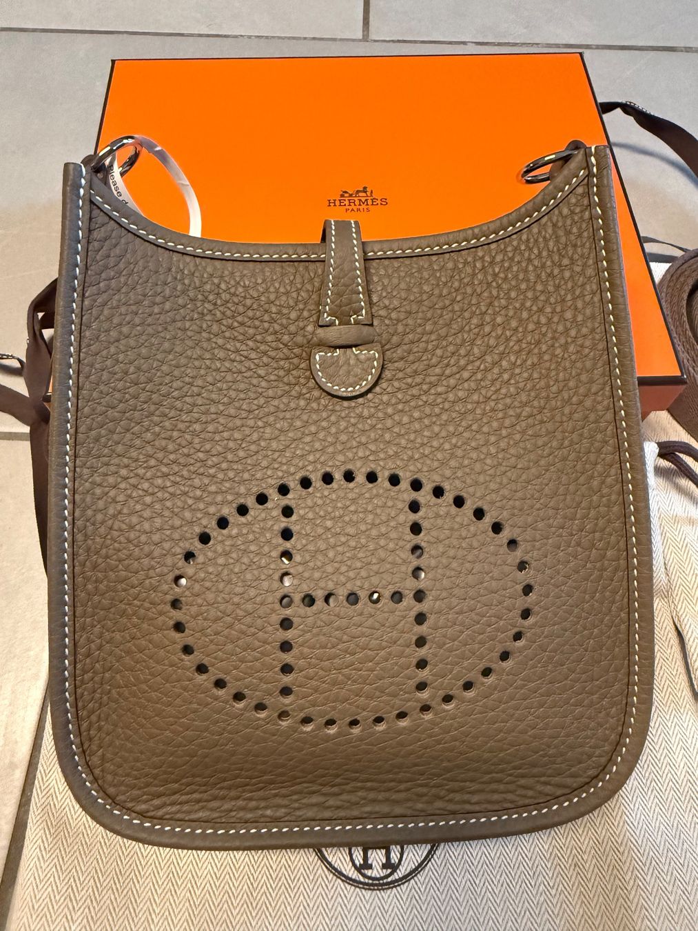 Taschen für Damen: Hermès Evelyne 16 Amazone - Etoupe - NEU – Neu und originalverpackt aus Wallisellen von Leilyc