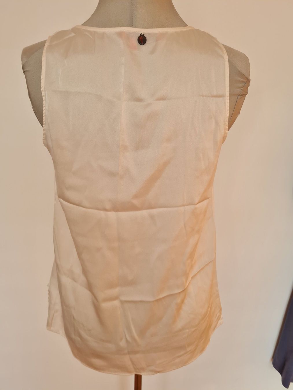 Manila Grace Tops: Top Manila Grace taille 1 pour un 36 – Gebraucht aus Payerne von wardi11 2