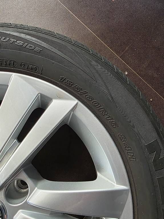 Pneus & Kompletträder: SKODA Sommer Kompleträder 185/60/R15 – Gebraucht aus Ehrendingen von gim_6dbp 1