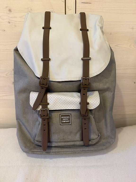 Sacs à dos: Rucksack Herschel – D'occasion à St. Antönien par Schlomiflohmi