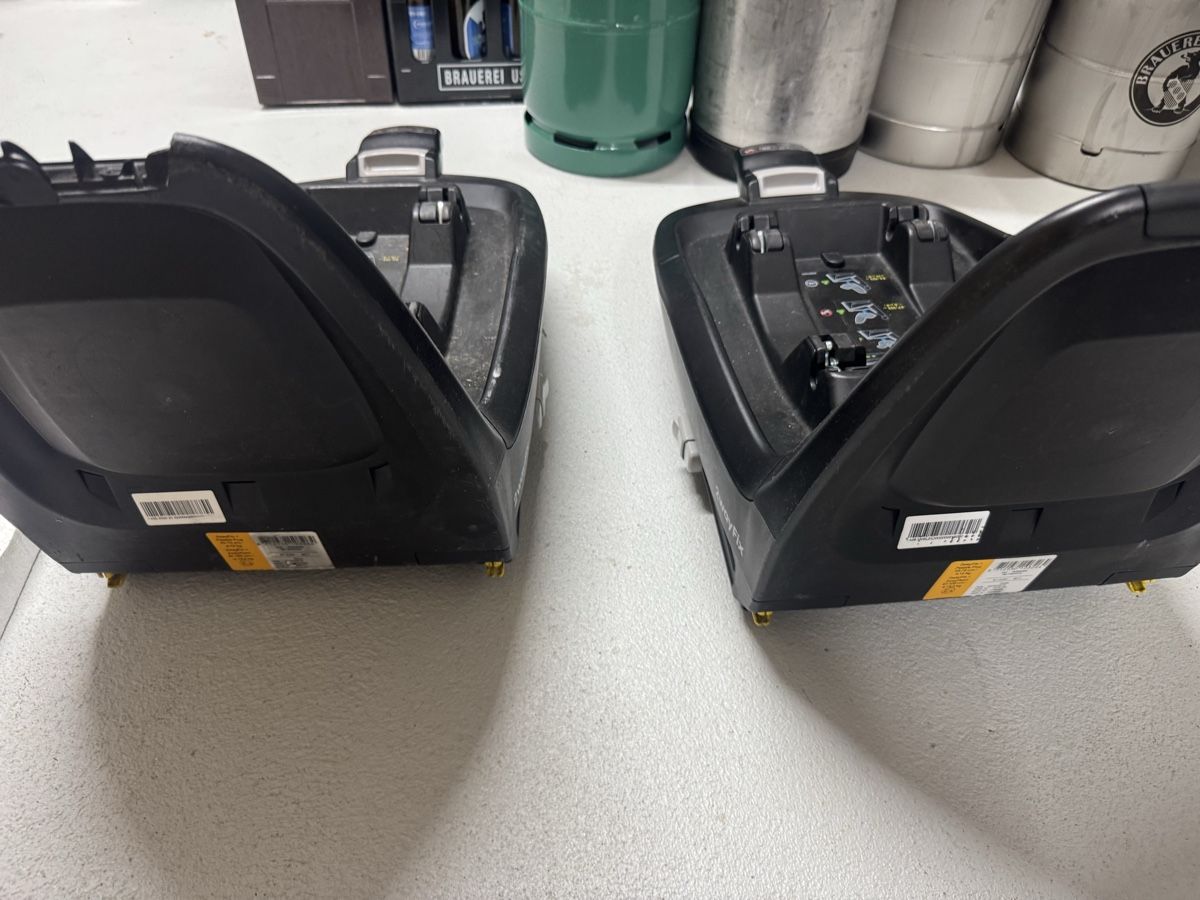 Seggiolini per auto: 2 isofix Stationen + 1 Schale – Usato da Hinwil venduto da diggi87 1