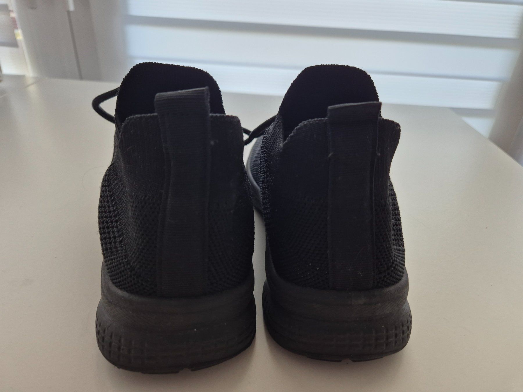 Damenschuhe: Leichte Sommer Sneaker Schuhe Gr. 36 Schwarz – Gebraucht aus Zürich von pau_y8mv 2