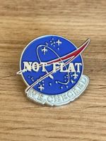 Lustiger Pin  Nasa / Not Flat