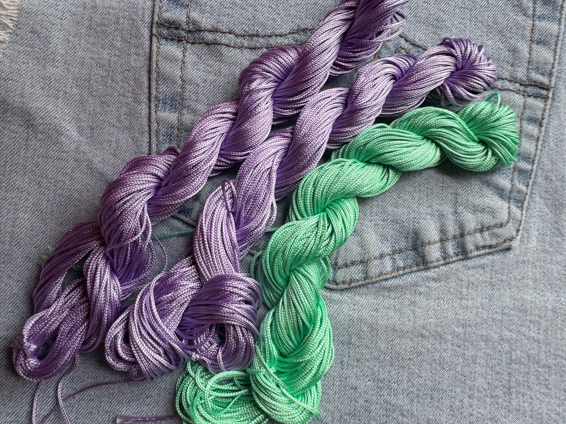 Kit bricolage: 4 x Garn  Armbändeli Knüpfen Makramee Weben   TOP Farbe – Nuovo e nell'imballaggio originale da Leuggern venduto da unico10 6