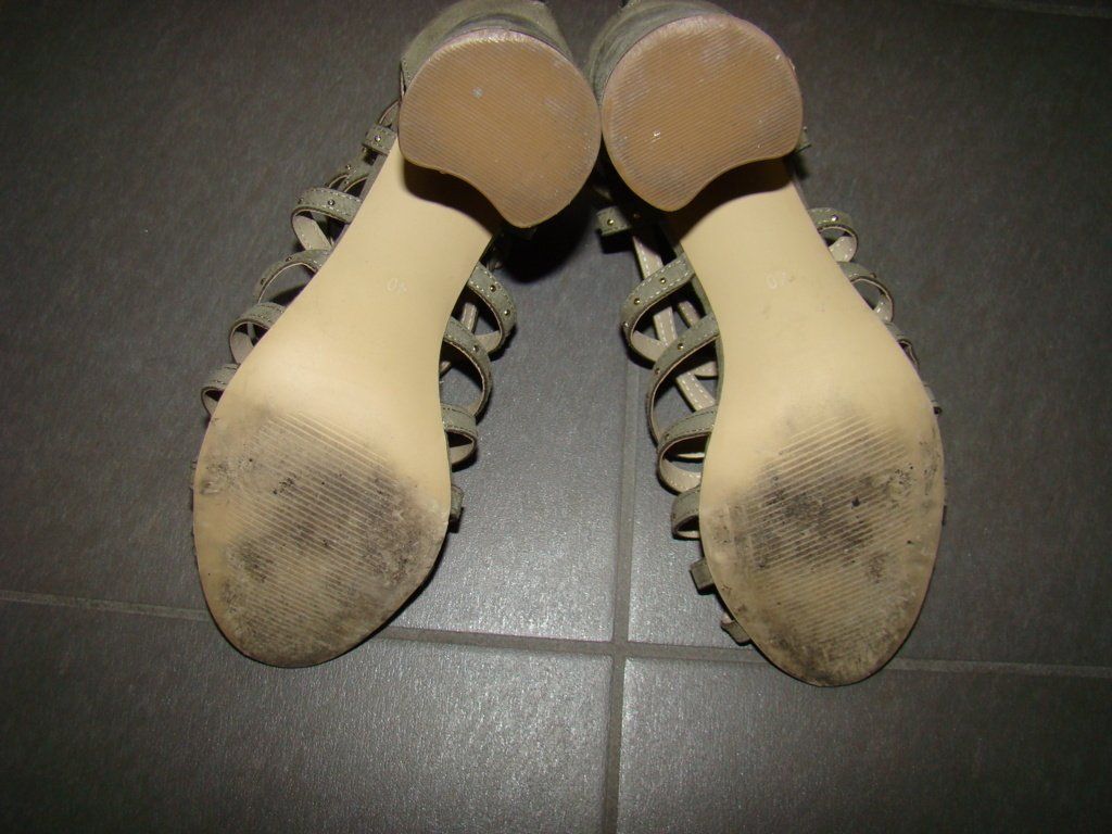 Scarpe da donna: Sandale verte / hübsche grüne Sandale – Nuovo (secondo la descrizione) da Lussery-Villars venduto da pousinete02 5