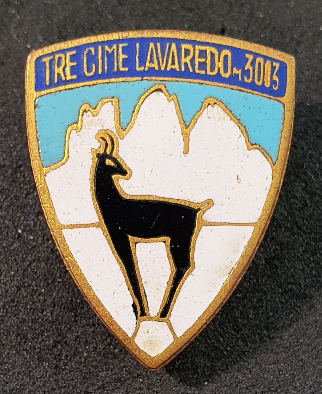 Broches & Aiguilles: BB572 - Brosche Tre Cime Lavaredo – D'occasion à Reinach BL par Boston-Verkauf