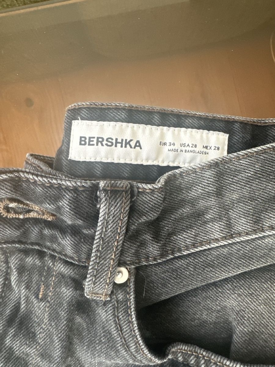 Bershka Jeans: Jeans Bershka – Gebraucht aus Founex von reb_fws9 1
