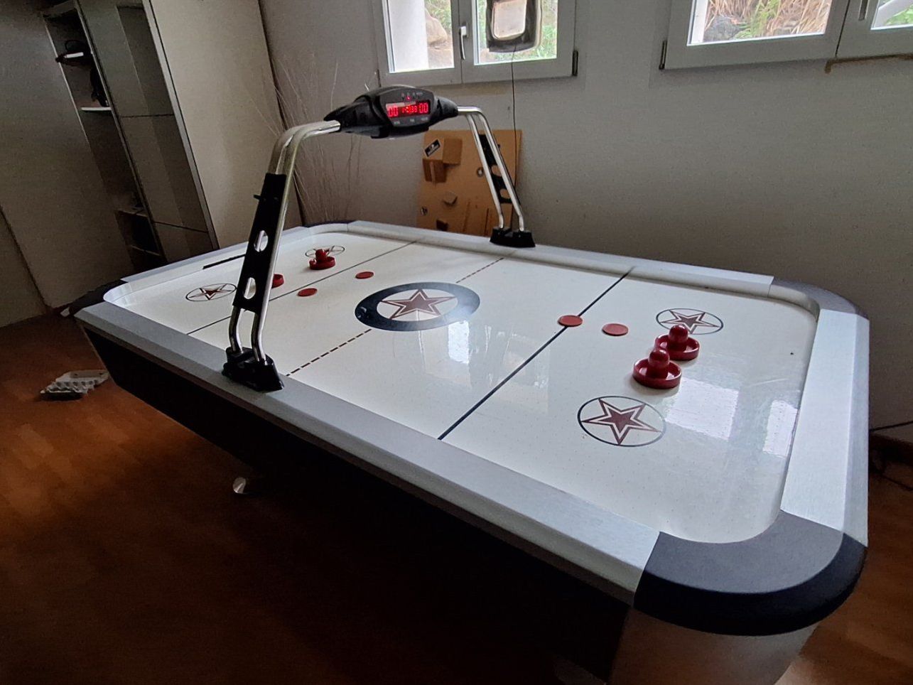 Airhockey Tisch Stratos (Gebraucht) in Henggart für CHF 500 – nur ...