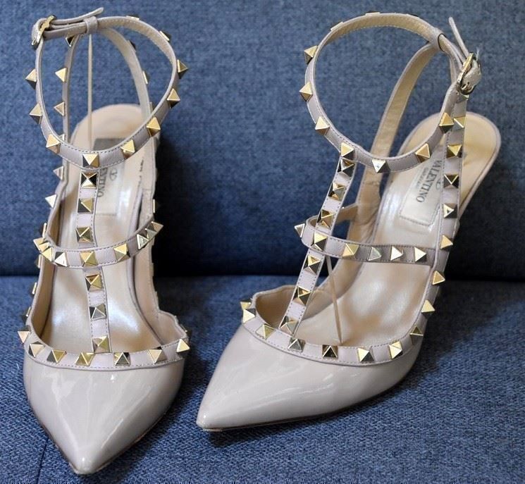 Valentino Scarpe da donna: Pumps Valentino Rockstud .38 1/2 – Usato da Collonges venduto da Auganien 9