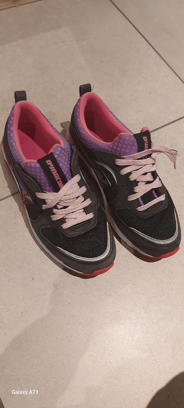 Schuhe für Mädchen: Kangoo Sportschuhe Sneackers 37 – Gebraucht aus Rüthi (Rheintal) von Boschacat