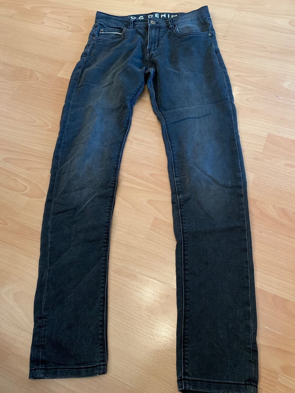 Jeans: Pantalon Jog Denim taille 176 – Usato da MEYRIN venduto da Gwendo10