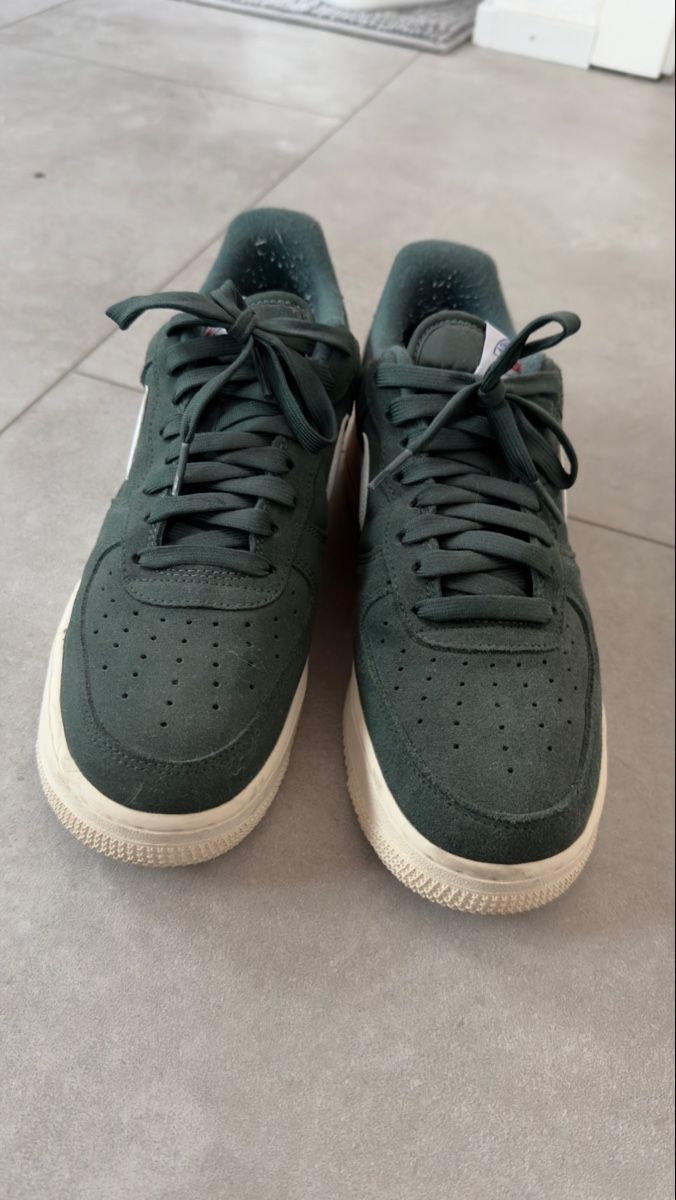 Nike Chaussures hommes: Baskets Nike Air Force 1 – D'occasion à La Chaux-de-Fonds par Tomas1019 1