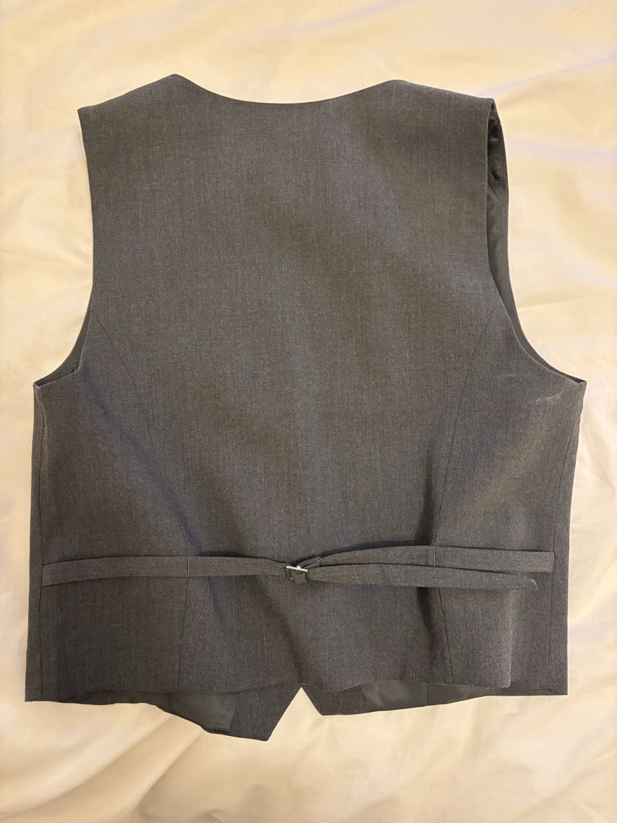 Zara Gilet & Giacche senza maniche: ZARA Damenweste in Grau. – Usato da Luzern venduto da Monica_19 2
