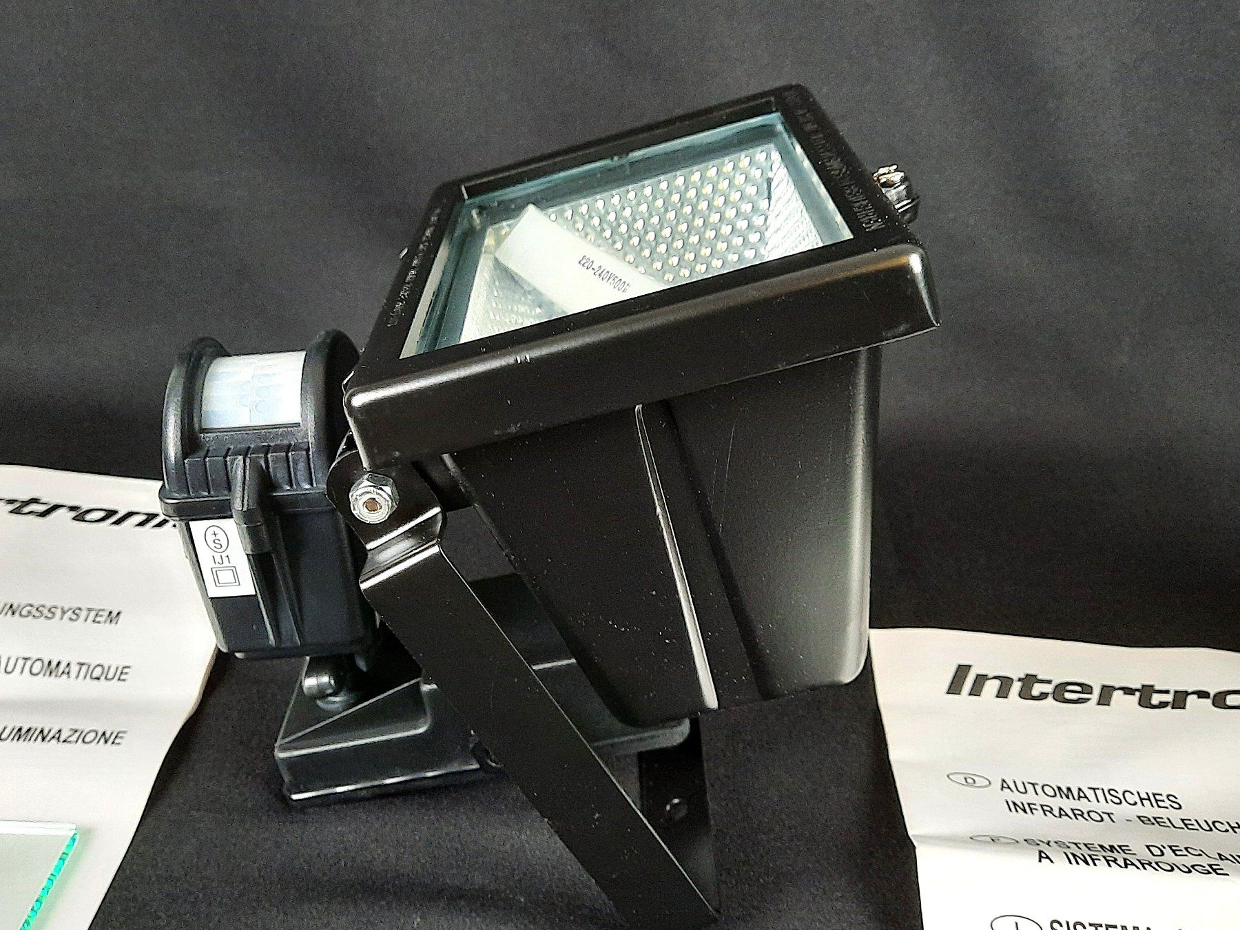 Lampade: 2er-Set Intertronic Halogen-Strahler 500W – Usato da Beinwil am See venduto da Restwert_Beinwil 4