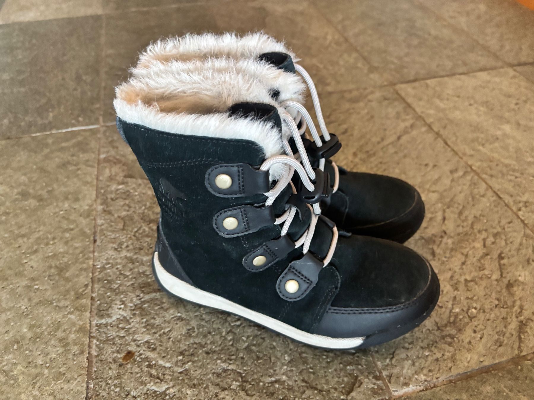 Sorel Scarpe per ragazzi: Sorel enfants 32 noir – Nuovo (secondo la descrizione) da Crans-Montana venduto da fmi_hxb9 1