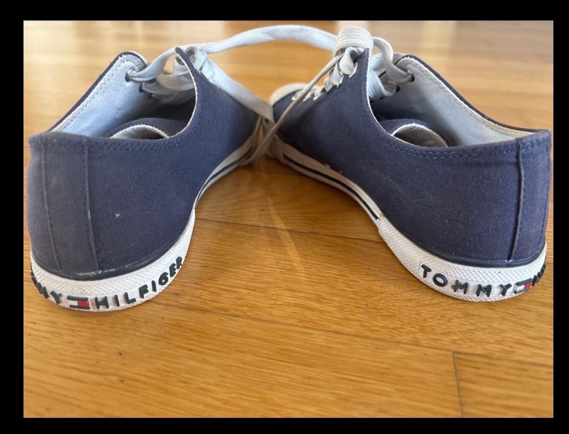 Tommy Hilfiger Scarpe da donna: Baskets Tommy Hilfiger, bleu marine, taille 37 – Usato da Le Sentier venduto da flo_dcg6 2