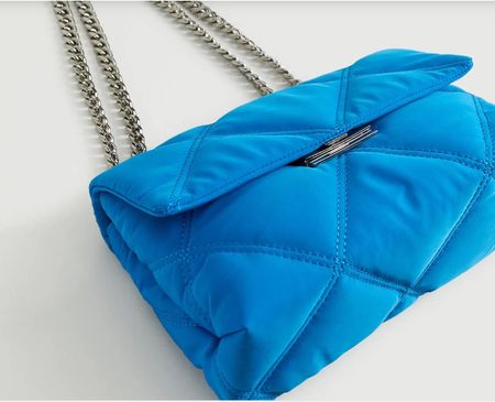 MANGO Umhängetasche Schultertasche Tasche mit Kette blau NEU