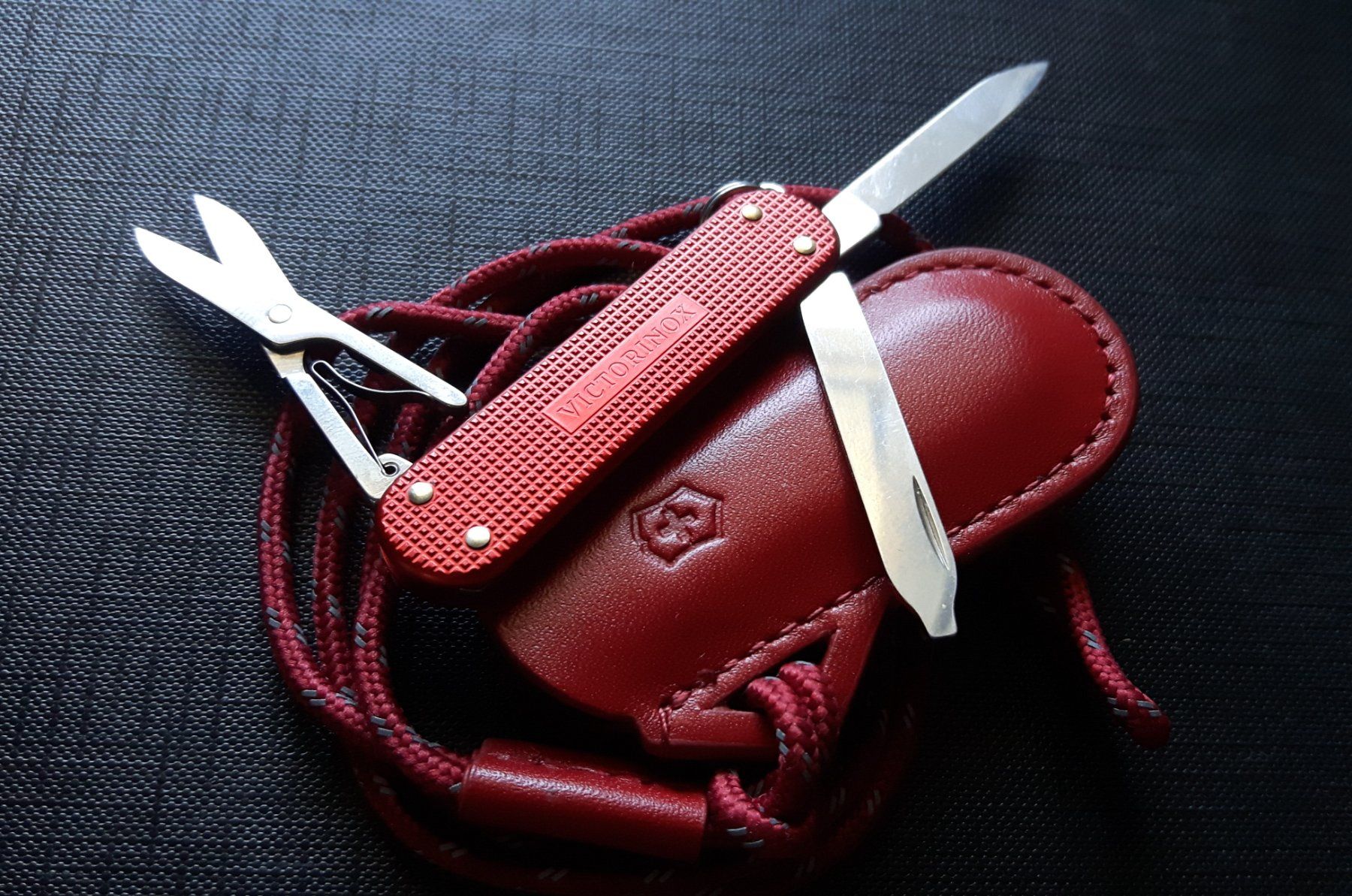 Victorinox Taschenmesser: kleines Victorinox Alox mit Etui – Gebraucht aus Zürich von brinkosos 2