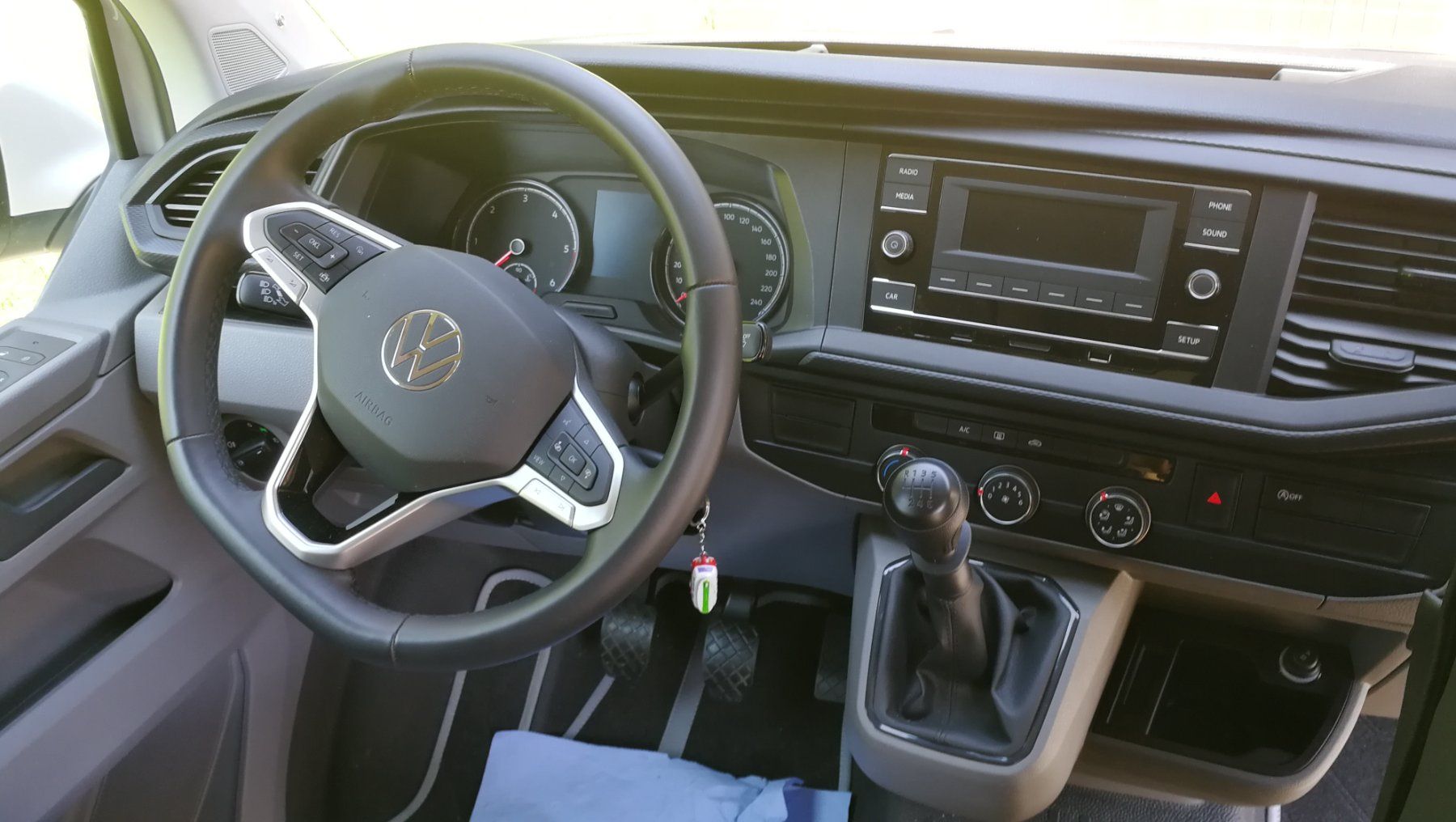 VW Camping Fahrzeuge: VW T6.1 Camper – Gebraucht aus Schmerikon von Obersee0 9