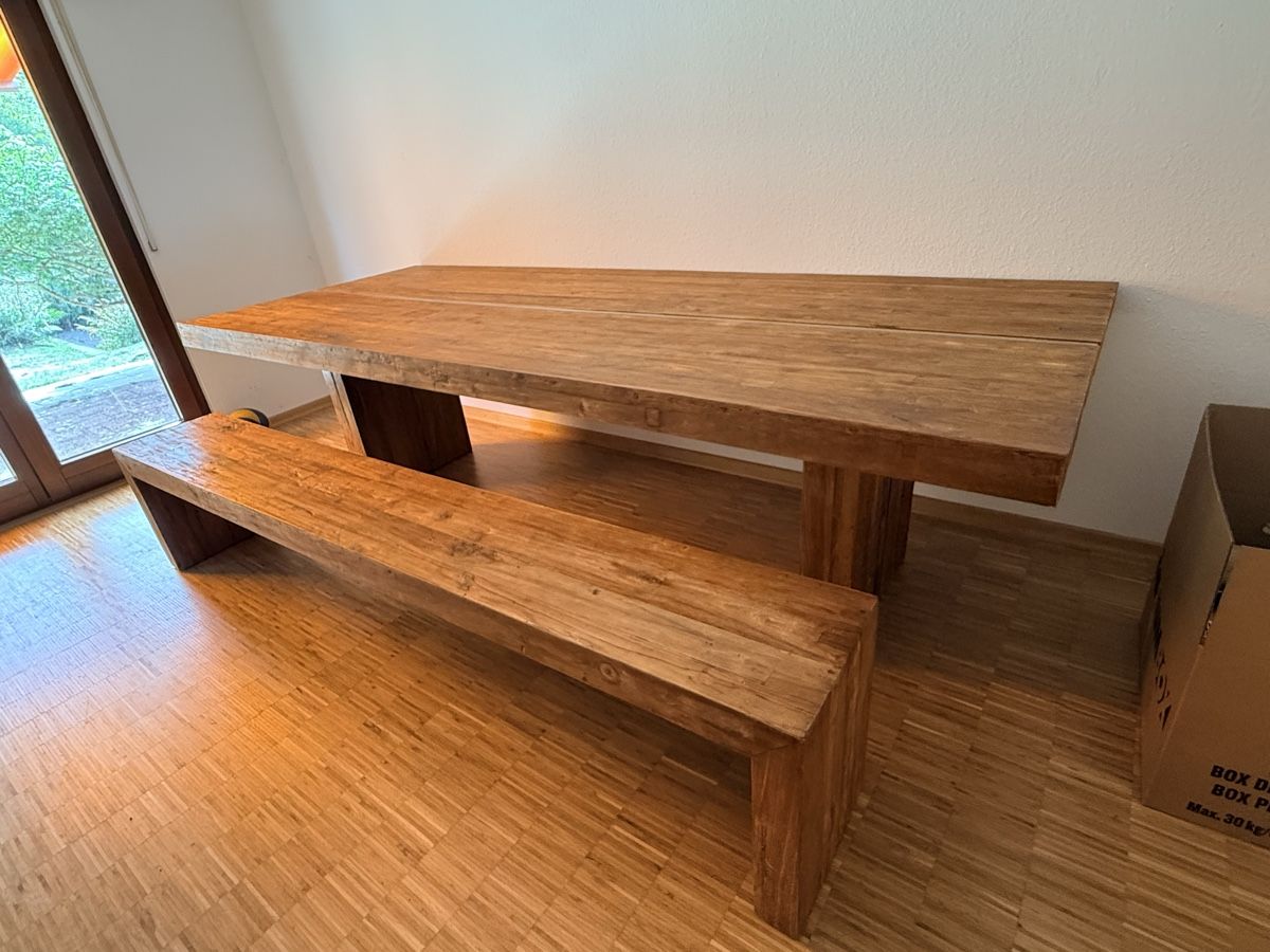 Tische: Massiver Esstisch Tekaholz – Gebraucht aus Schafisheim von Flawiia