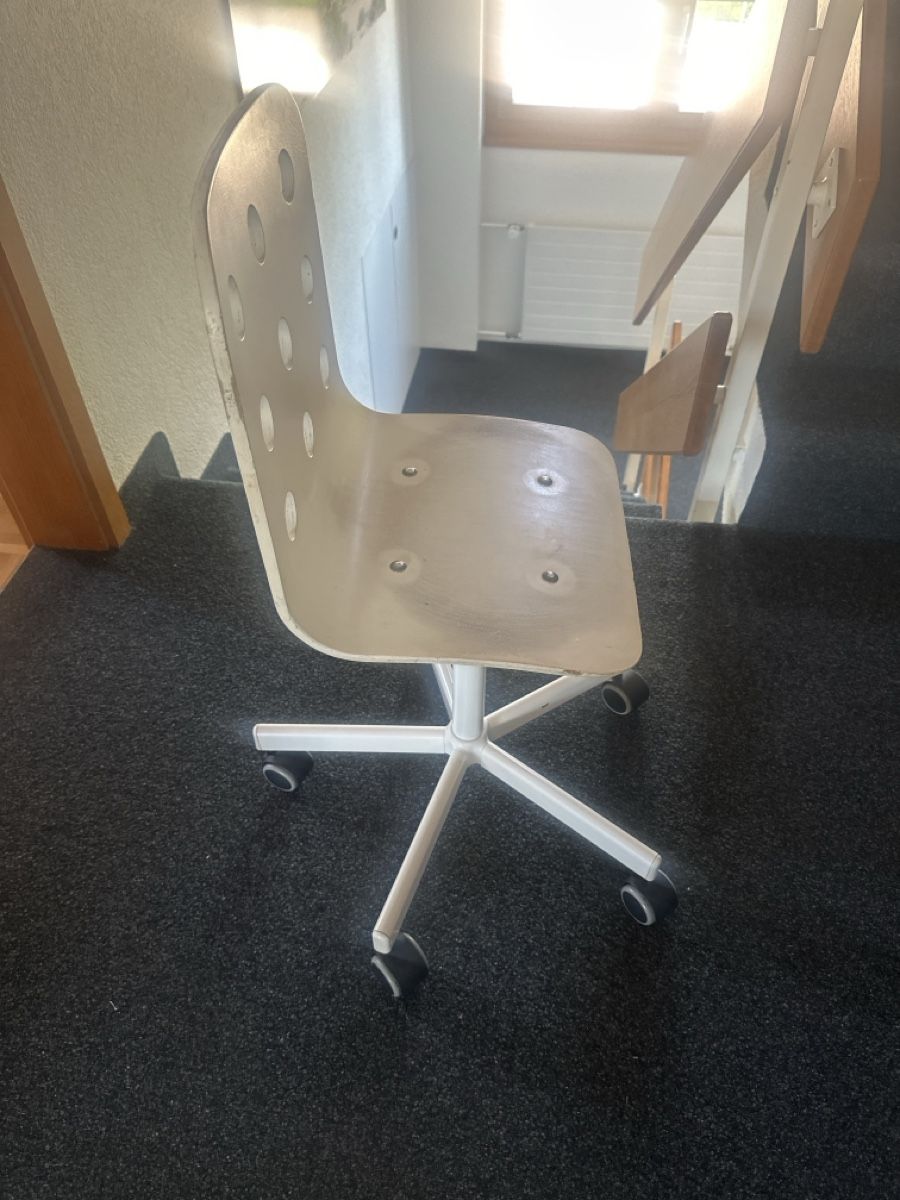 Ikea Sedie: Bürostuhl für Kinder – Usato da Hombrechtikon venduto da Stromerzwergli 1
