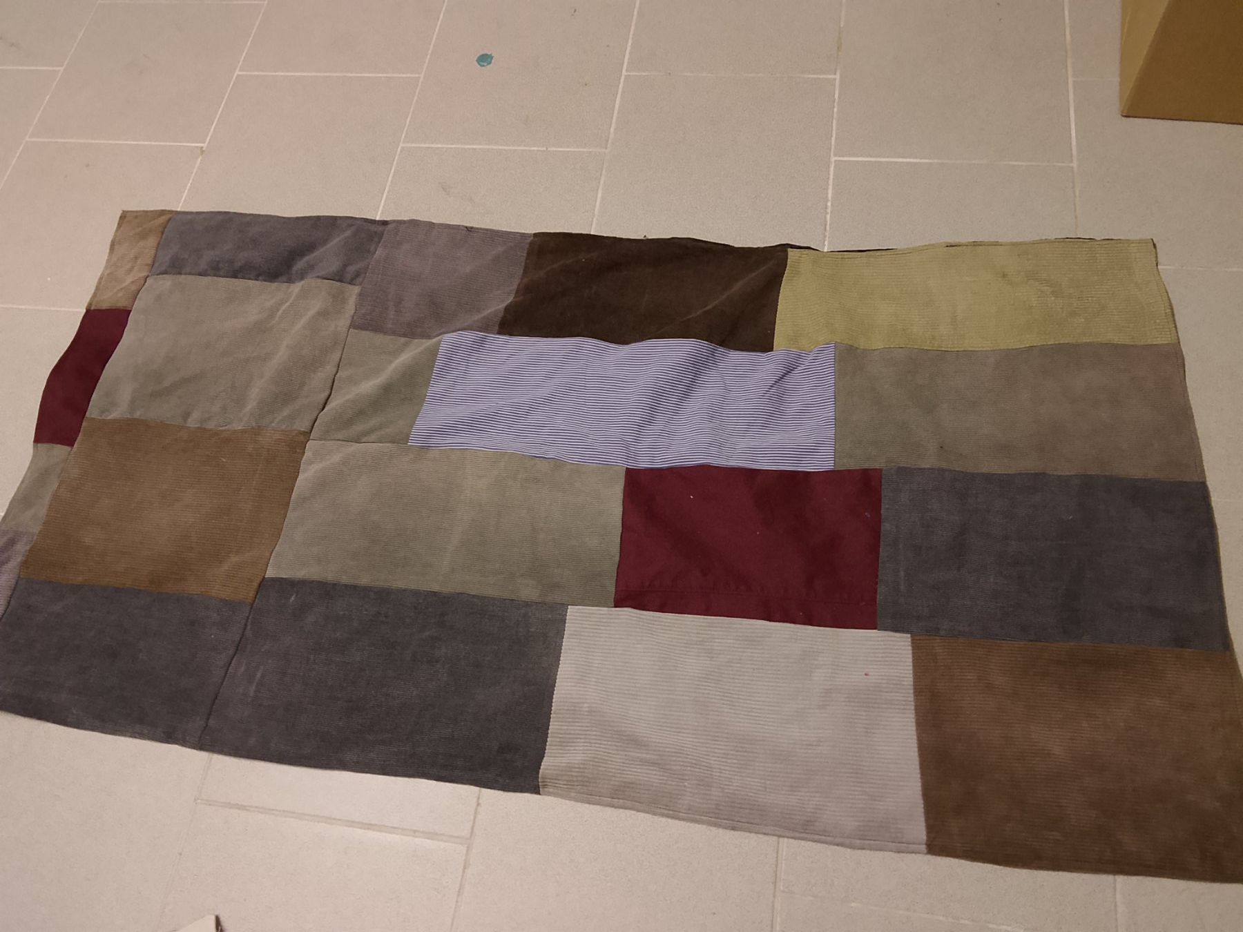 Decken: Patchworkdecke aus Cord, handgemacht, 60 cm x 120 cm – Neu (gemäss Beschreibung) aus Bellikon von MellonCollieMitTwint