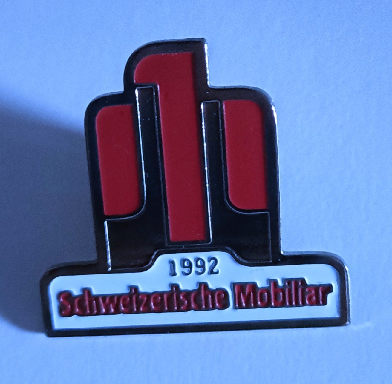 Placchette & Badge: Pin Schweizerische Mobiliar 1992 – Usato da Köniz venduto da VintagePin