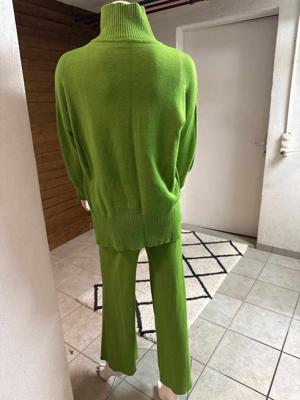 Completi & Tailleur: HOSE UND PULLOVER Gr S – Usato da Birr venduto da WalkyriaM 1
