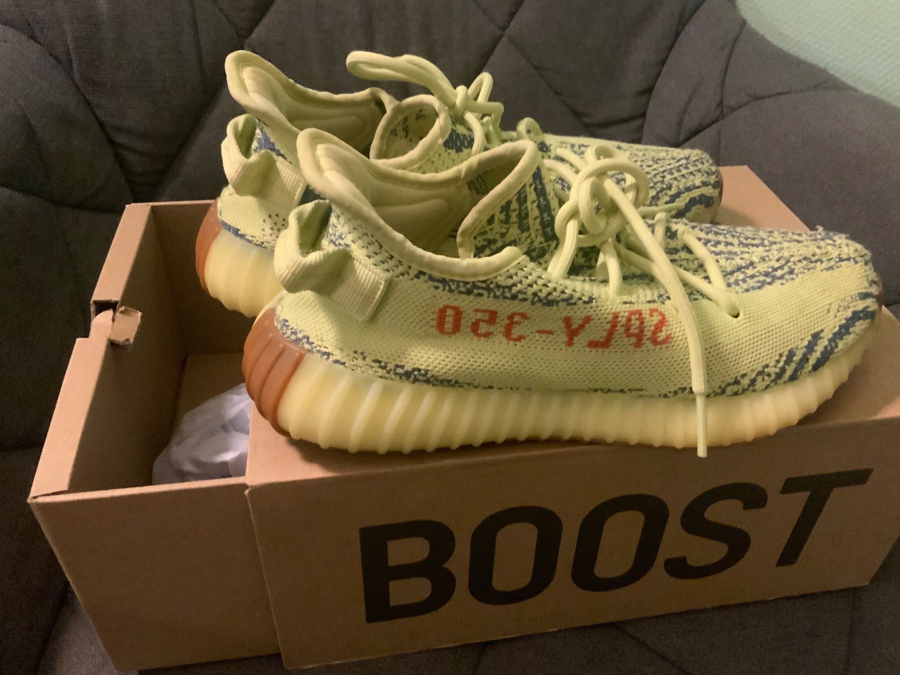 Adidas Scarpe da uomo: Yeezy Boost 350 V2 Semi Frozen Yellow – Usato da Allschwil venduto da GrenzWert