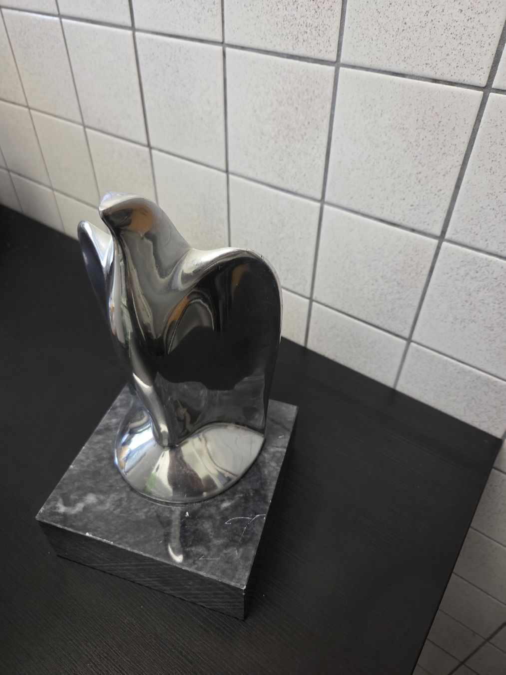 Skulpturen & Statuen: Figur Adler glänzend Marmorsockel  – Gebraucht aus Dietikon von Allegra34 5