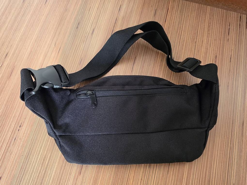 Taschen: Banane Kappa NEUVE – Gebraucht aus Essert-Pittet von lyli01 1