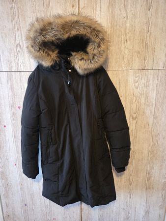 Schöne Winterjacke Von Zara in der Grösse M