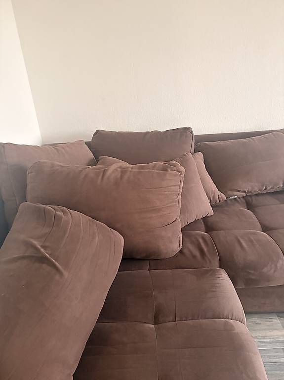 Sofas: Sofa mit Kissen und Hocker  – Gebraucht aus Schaffhausen von ann_q9gv 2