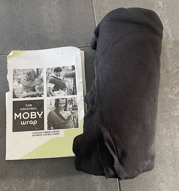 Porte-bébés ventraux & dorsaux: Moby wrap - Tragetuch – D'occasion à Jaberg par rah_6hzq
