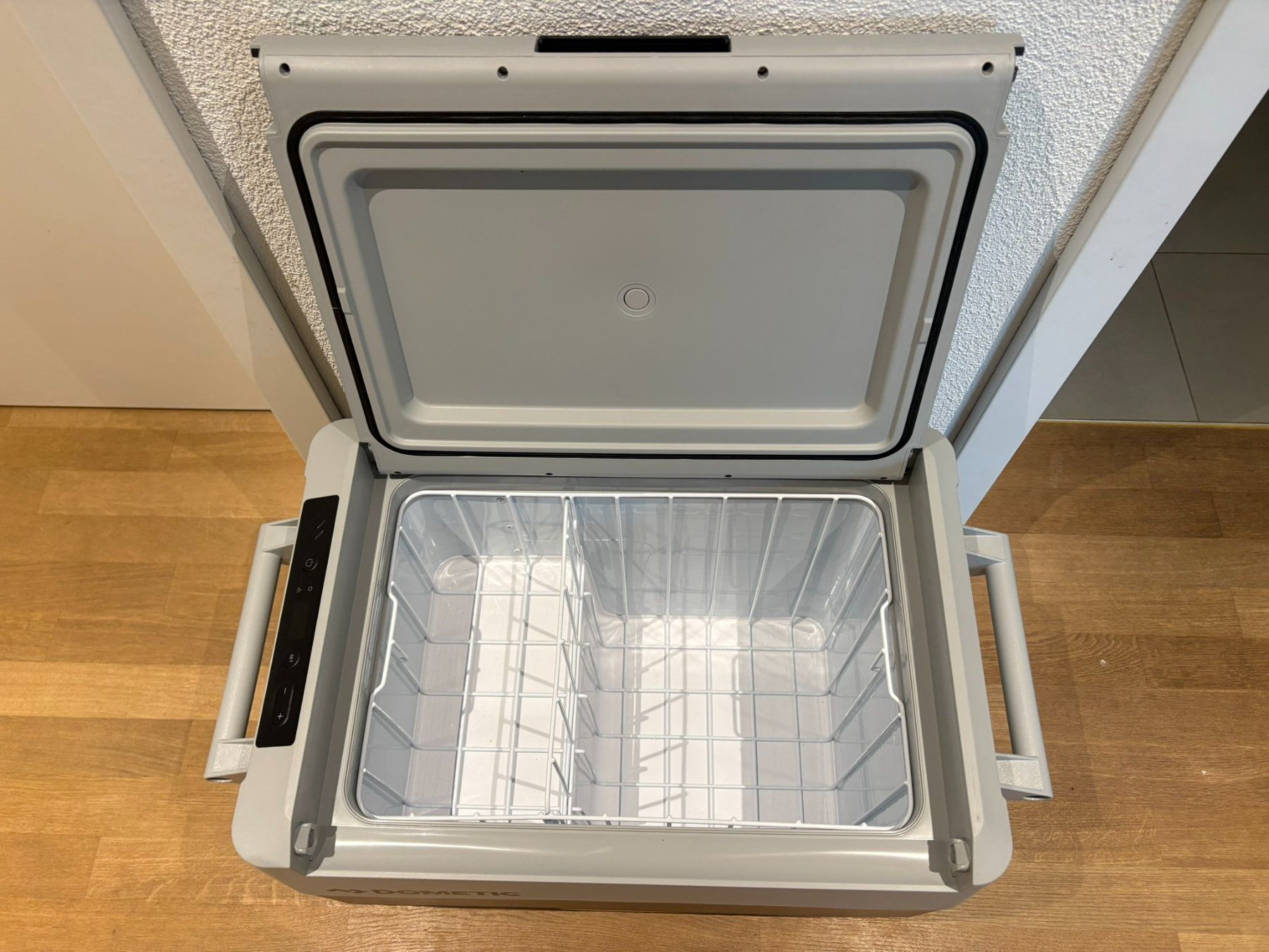Dometic Kühlschränke & Kühlen: Dometic CFF45 Portable Compressor Fridge Freezer - 12V / 24V – Gebraucht aus Thun von dar_jc29 1