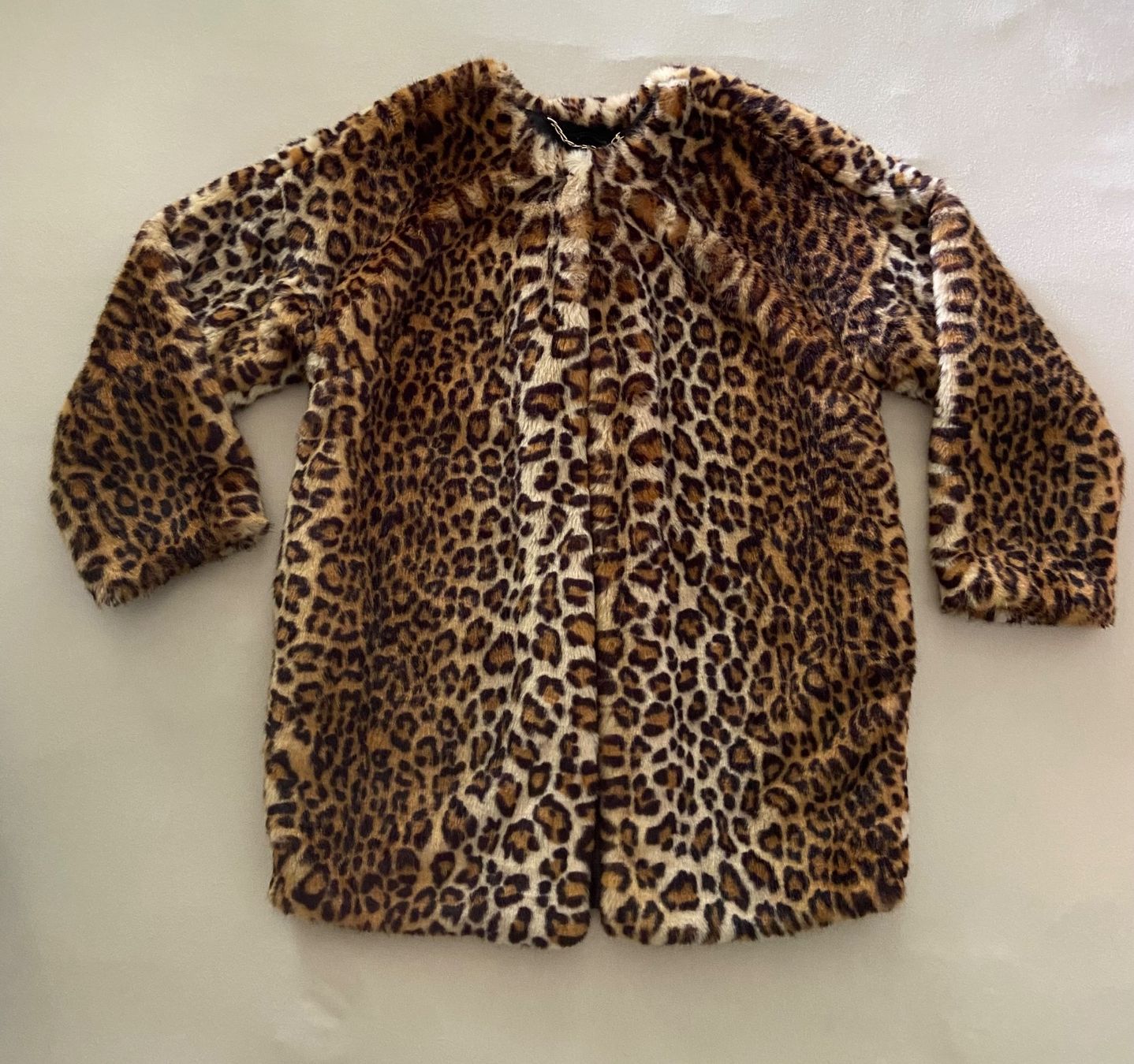 Cappotti: LA FÉE MARABOUTÉE Manteau fourrure léopard t.42 – Nuovo (secondo la descrizione) da Genève venduto da kik_8jd6 2