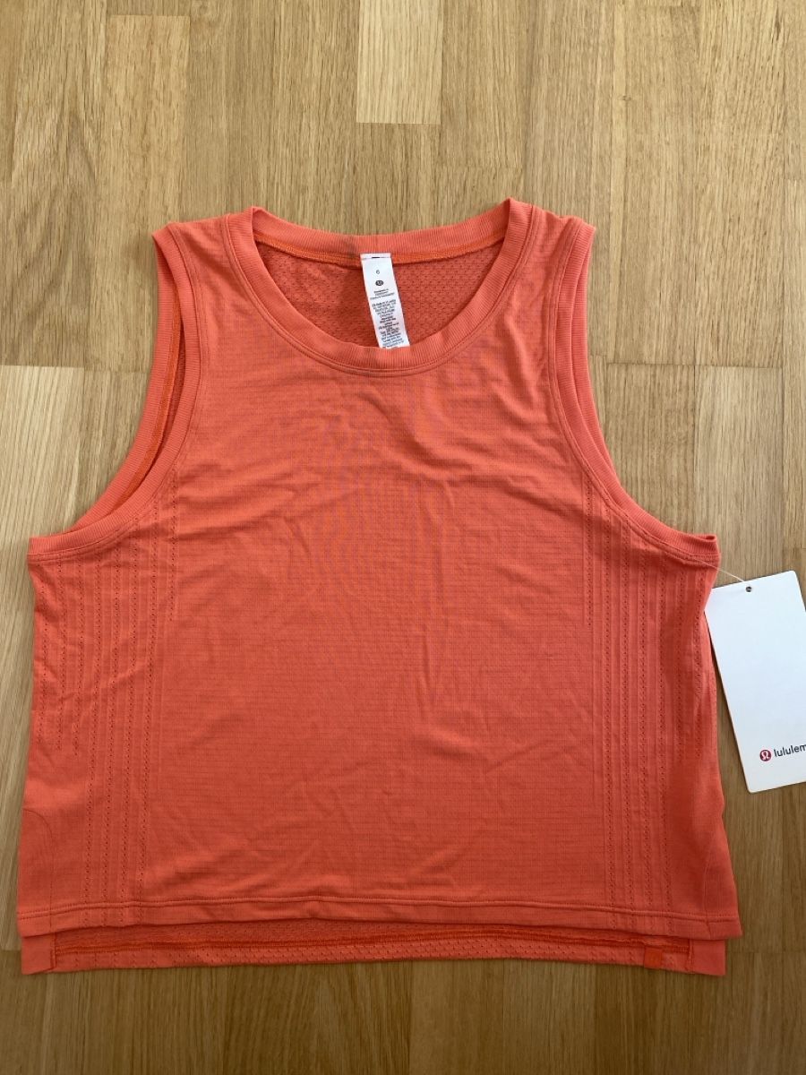 Lululemon Tops: Lululemon run top – Neu (gemäss Beschreibung) aus Zürich von Pab_88wm