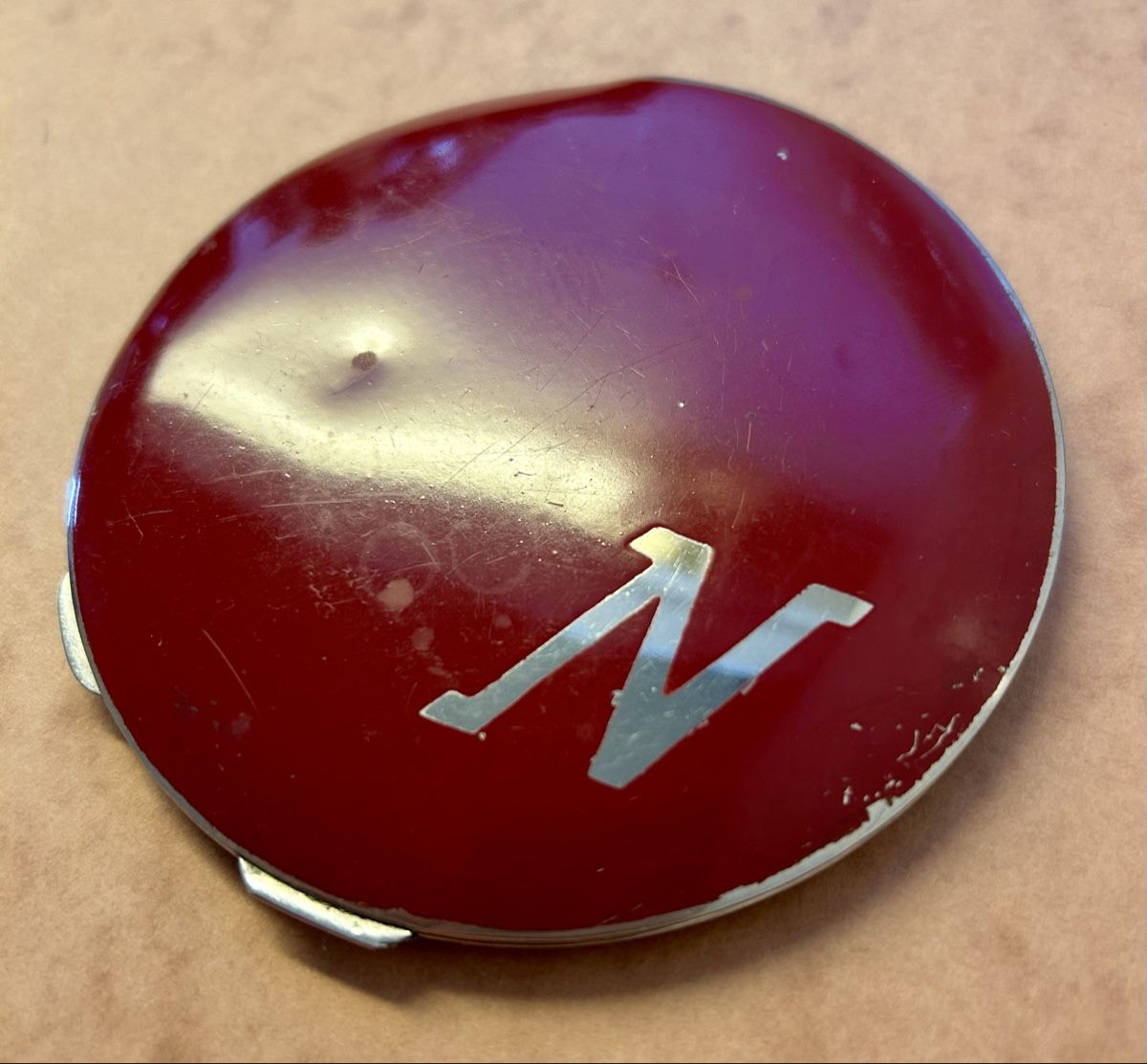 Specchi: Vintage Art Deco Rowenta Puderdose, rot, Initiale N – Usato da Bern venduto da N_Jei 5