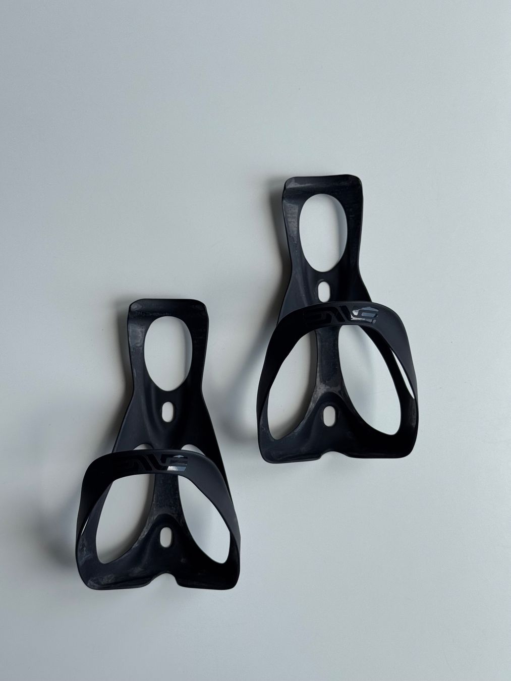 Enve Pezzi di ricambio: 2x ENVE Carbon Bidonhalter – Usato da Bern venduto da jkk_trl8 2