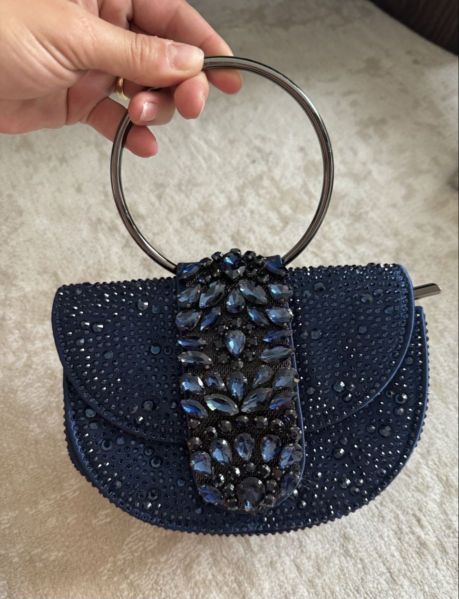 Sacs femmes: Dunkelblaue Strass-Abendtasche mit Ringgriff und Kette – Neuf avec emballage d'origine à Zürich par di_archive
