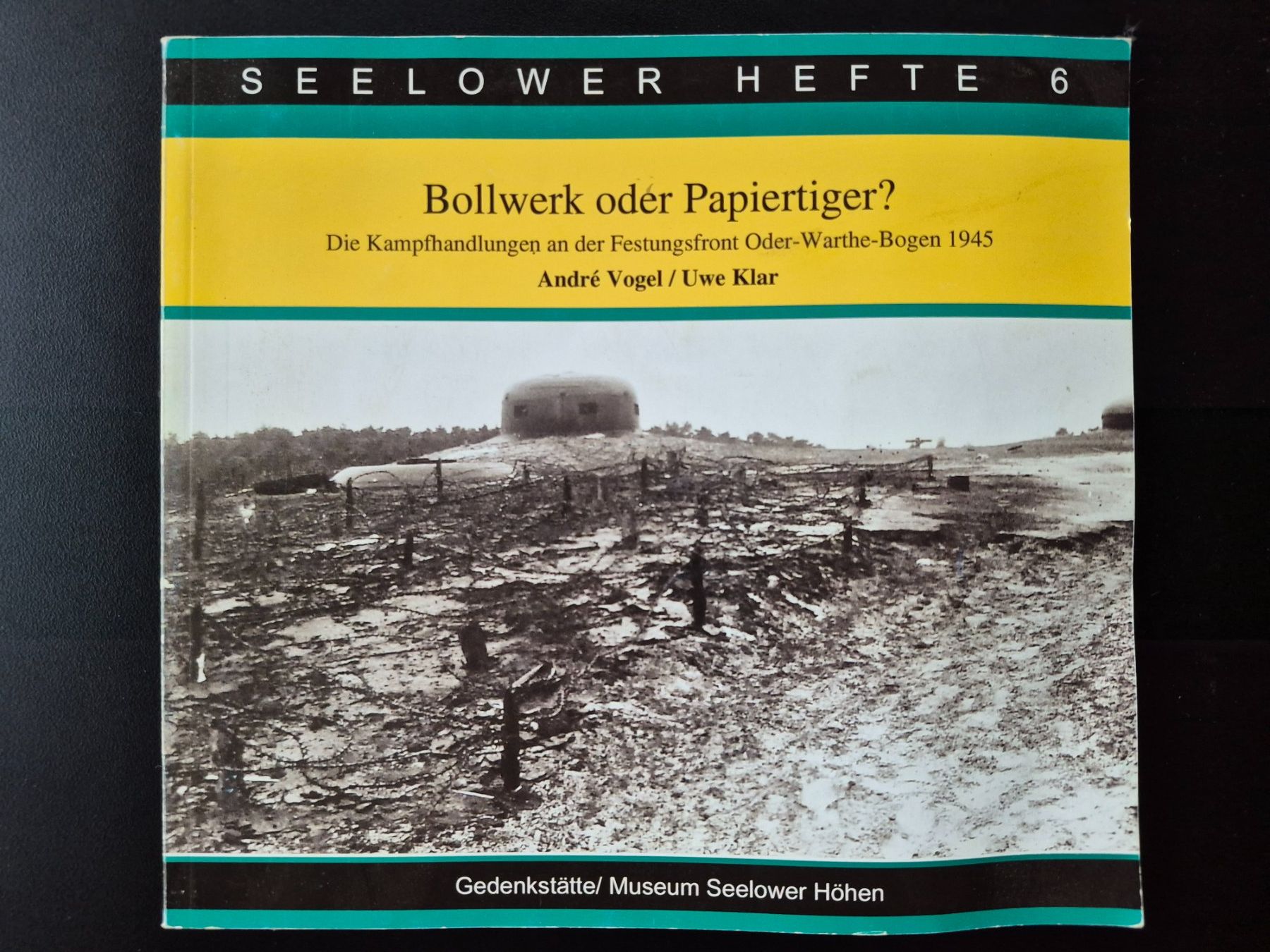 Bücher: Bollwerk oder Papiertiger? – Gebraucht aus Balsthal von Jamamoegg