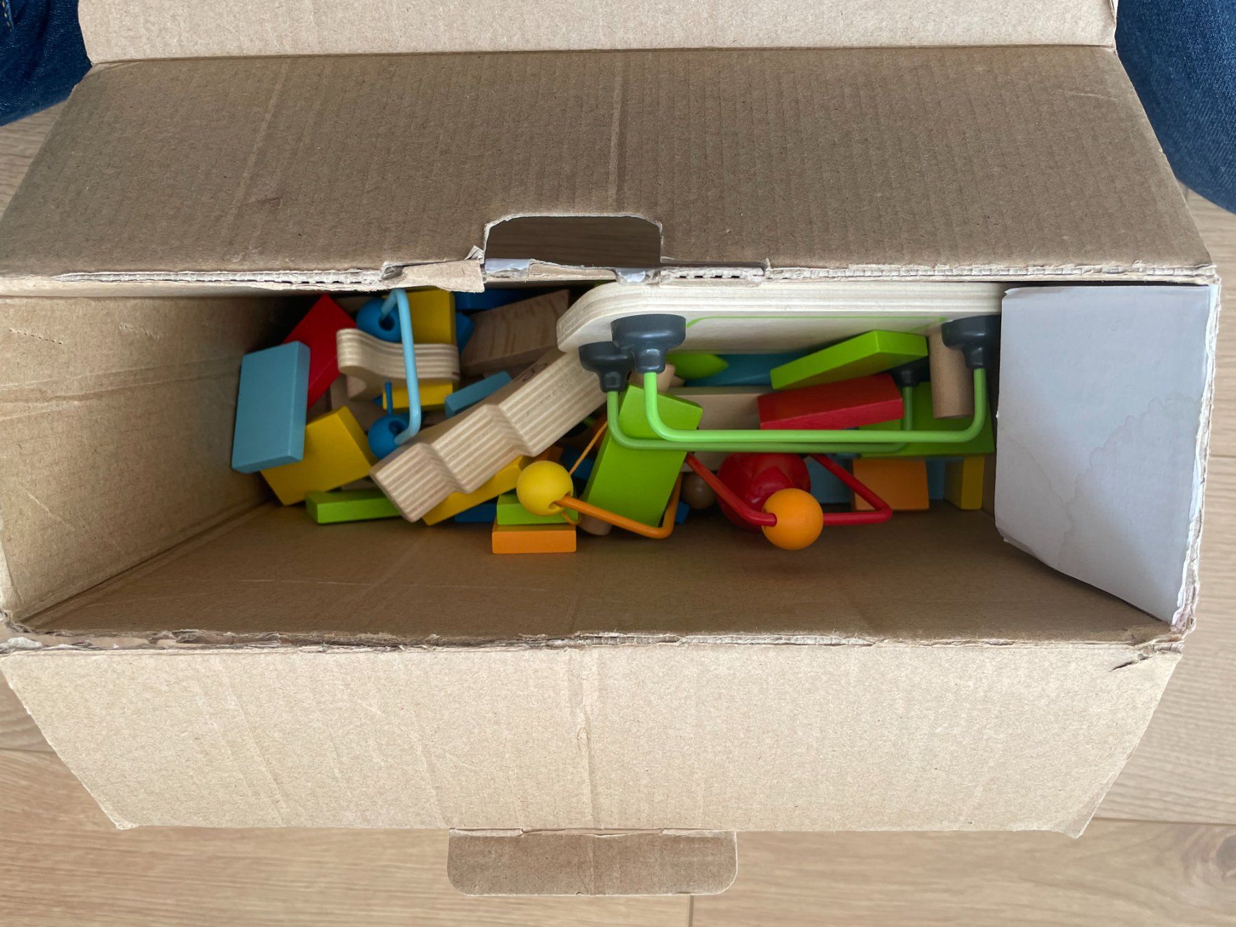 Hape Spielzeuge: Hape - Domino  ab 3 Jahre – Gebraucht aus Birmensdorf ZH von rsp_2fzt 2