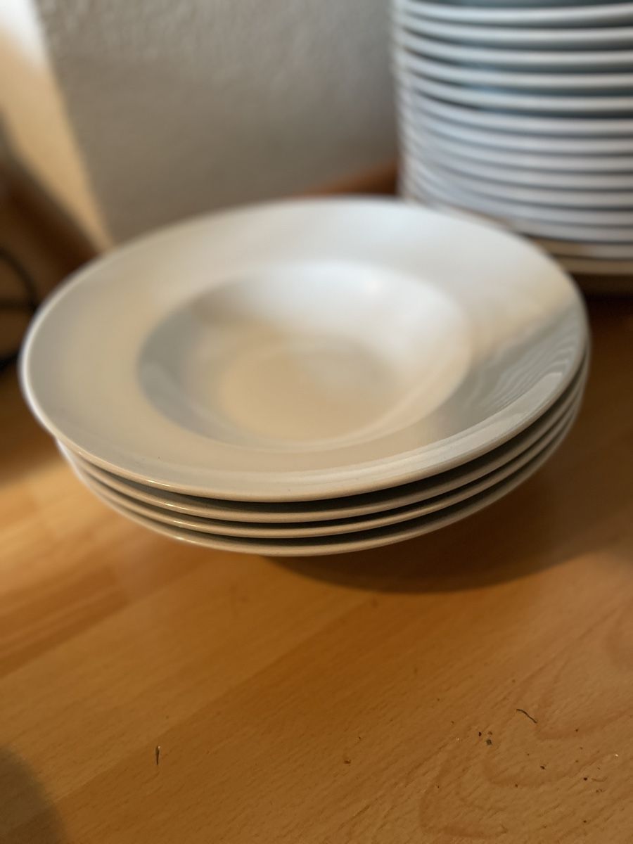 Piatti: 20 Suppenteller CreaTable/Ikea, weiss, Durchmesser 27-30 cm – Usato da Gelterkinden venduto da highfligh 7