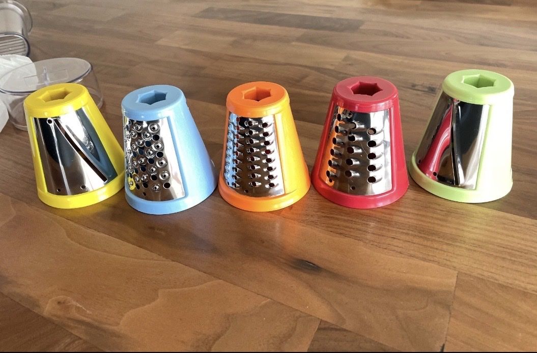 Elettrodomestici da cucina: Gemüseraffel – Usato da Schwerzenbach venduto da Muffi01 2