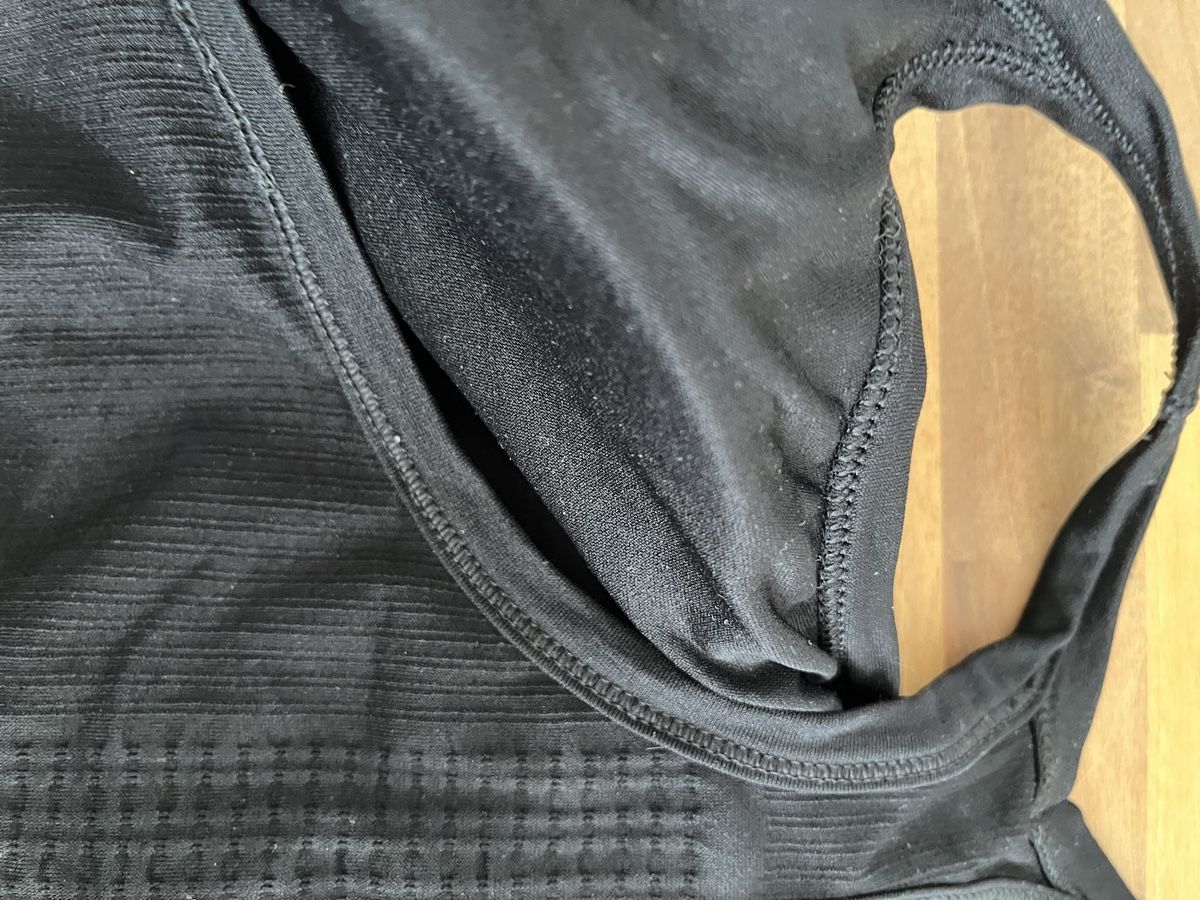Sonstige Unterwäsche: Zwei neue Sports Top – Neu und originalverpackt aus Wettingen von epe_9vbf 4