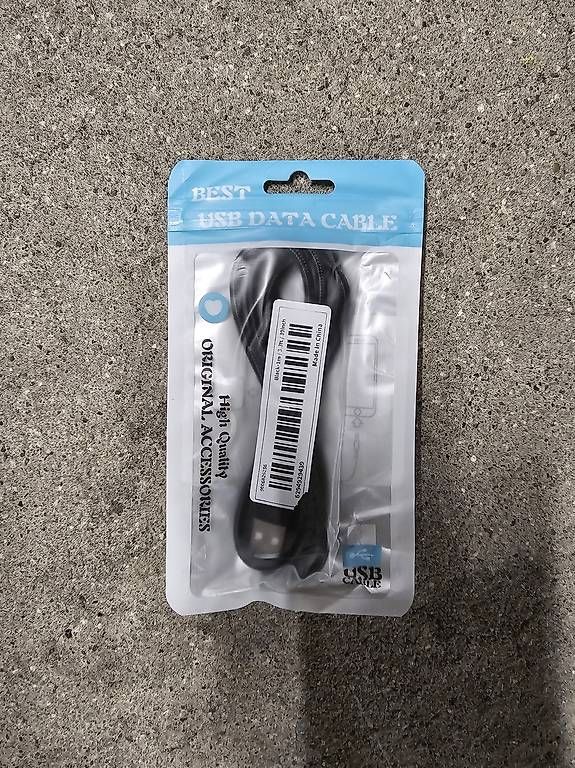 Cavi: USB-Datenkabel à 1m – Usato da Häutligen venduto da Konvolut_Shop_CH