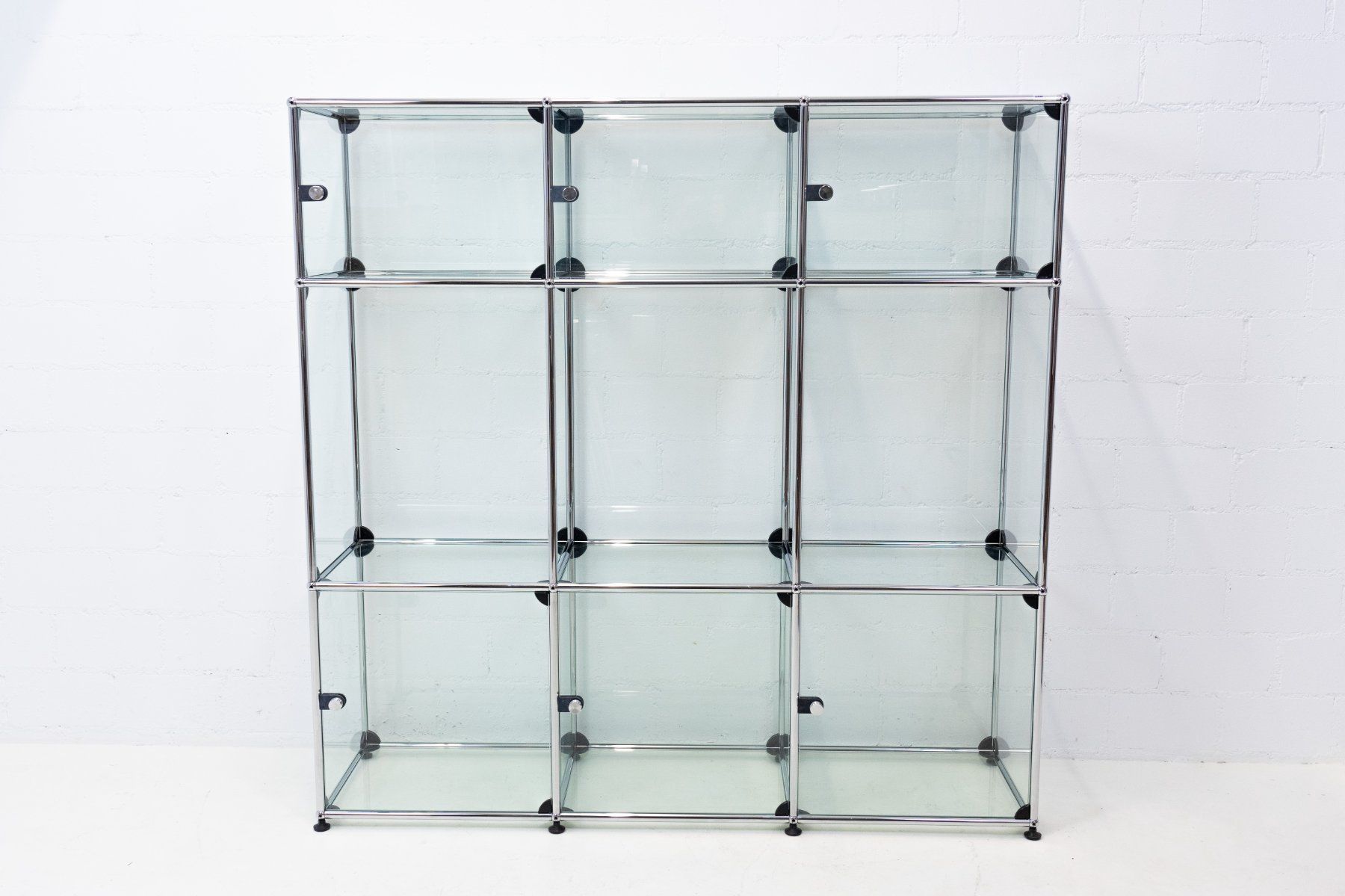 USM Vitrinen: USM Haller Vitrine Nr. 5 - Lieferung möglich – Gebraucht aus Schaffhausen von Studio-Ara 4