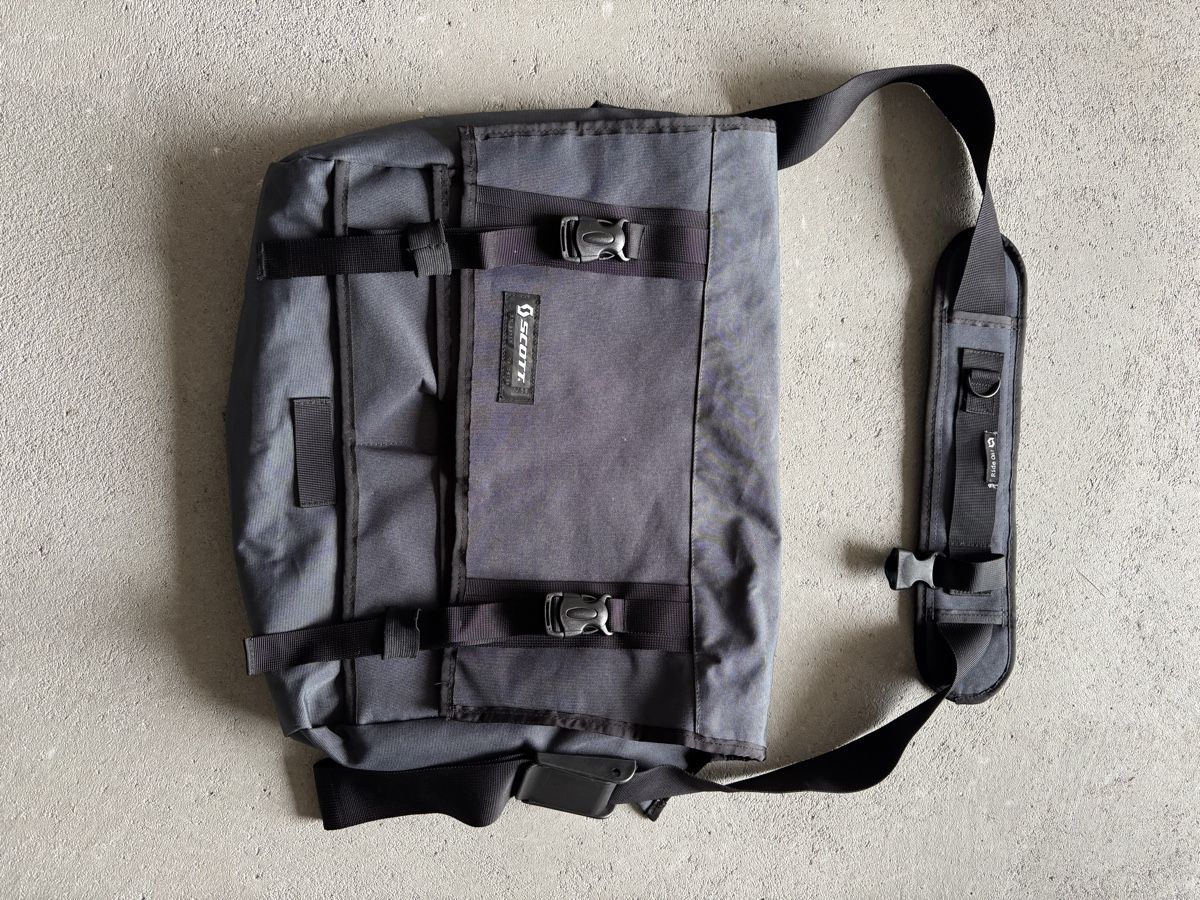 Sonstige Kleidung & Accessoires: Sacoche bandoulière Scott – Neu (gemäss Beschreibung) aus Courtepin von radius09