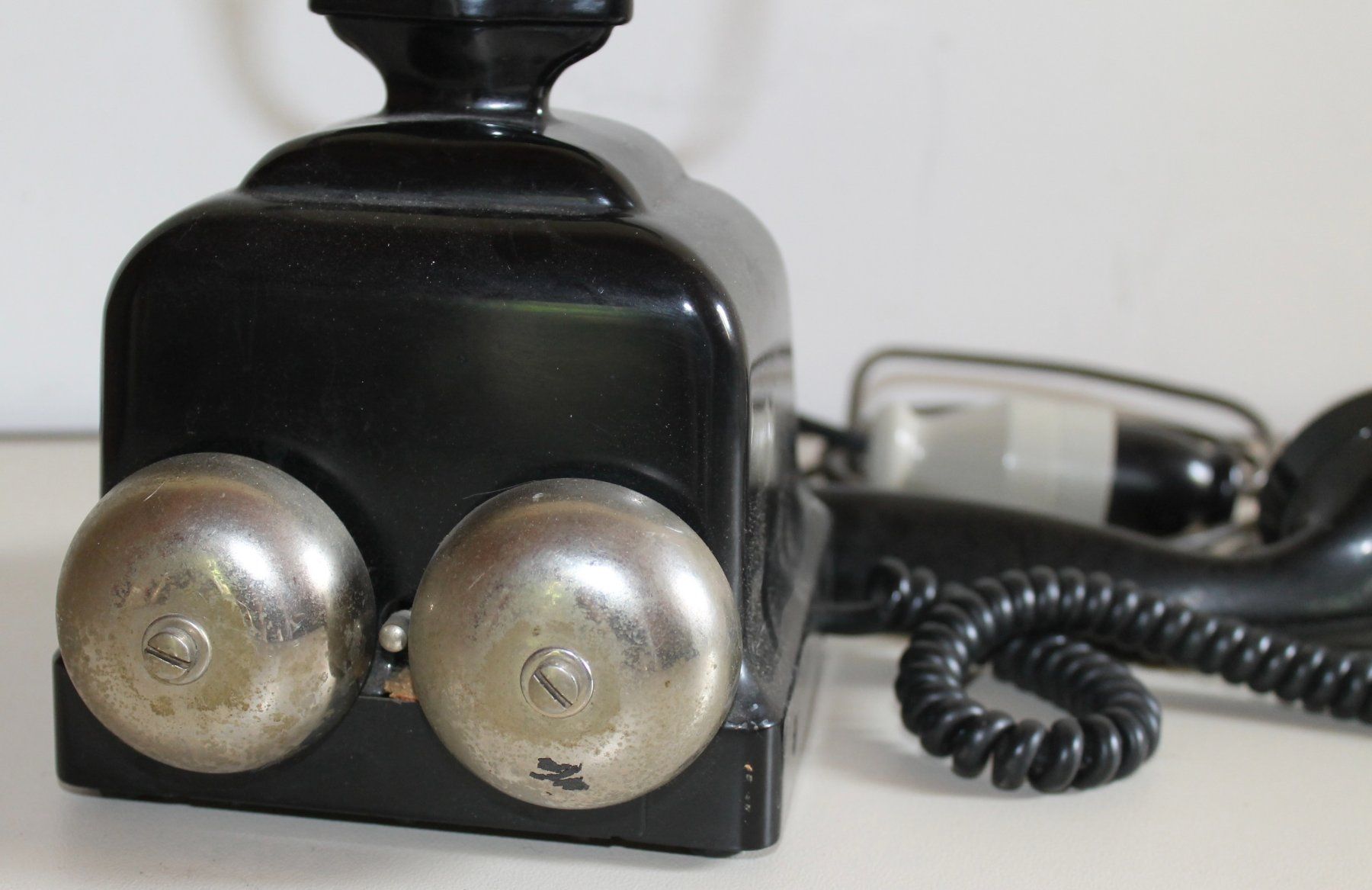Téléphones: Altes, schwarzes Drehscheibentelefon – D'occasion à Kirchlindach par hekilida 4