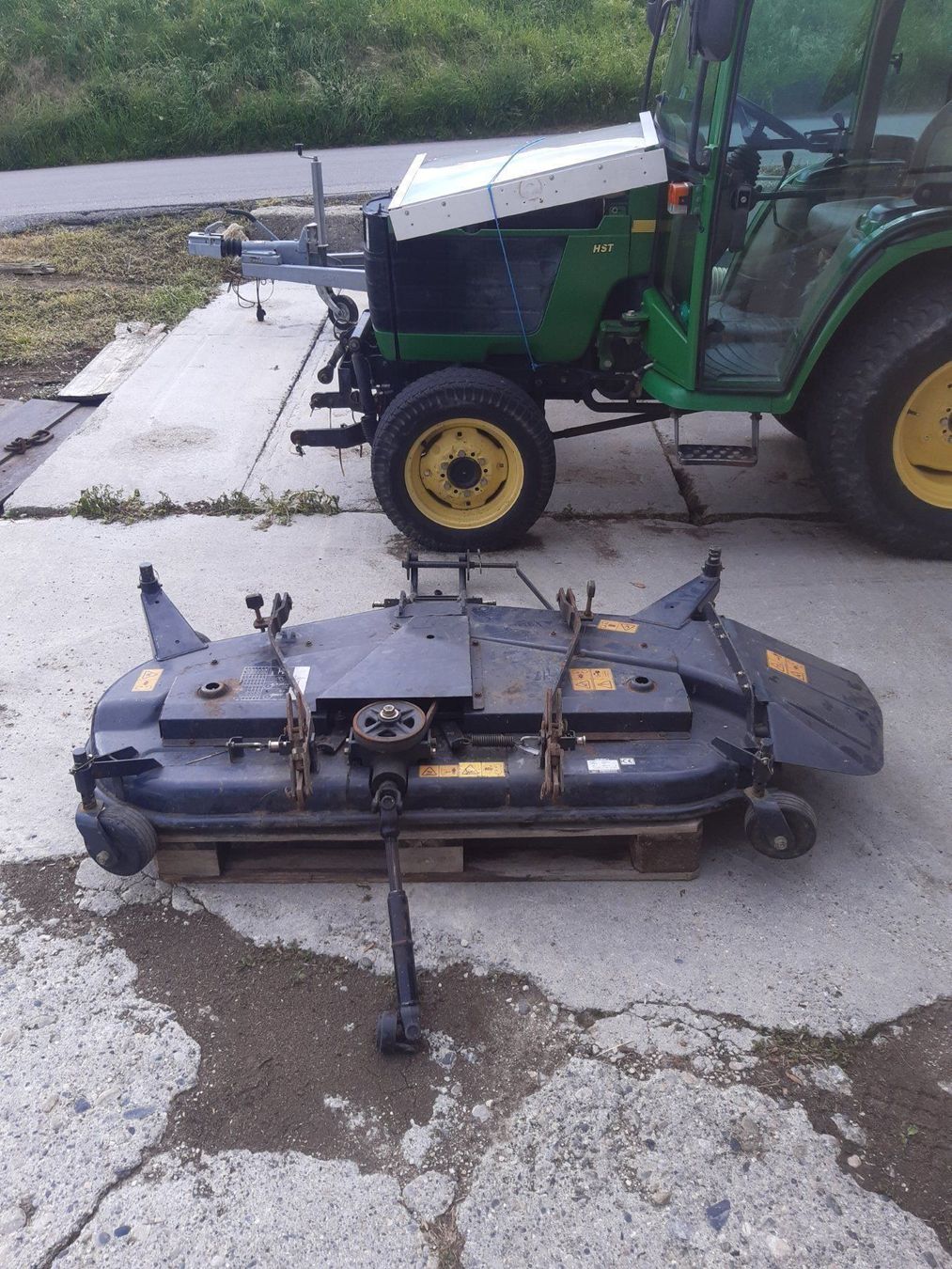 Prodotti per la cura & articoli per la pulizia: Tondeuse pour Iseki TH 4330. – Usato da Cuarny venduto da Micro-tracteur 4